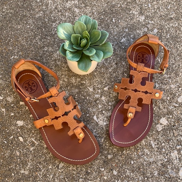 Tory Burch | Phoebe Logo Design Leather Buckle Brown Sandals!